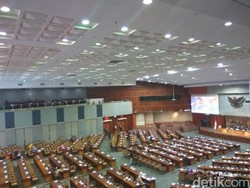 DPR Gelar Paripurna Komisioner KPAI dan DKPP, 253 Anggota Absen