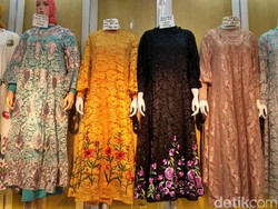Model Gamis Terfavorit di Little Bangkok Jelang Lebaran