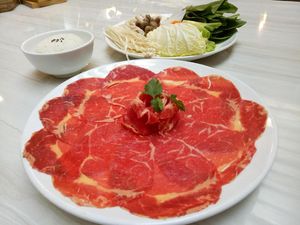 Yuk, Hangatkan Badan dengan Shabu-shabu Berkuah Kaldu Gurih!