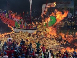 Festival Bakar Tongkang, 47 Ribu Wisatawan Serbu Riau