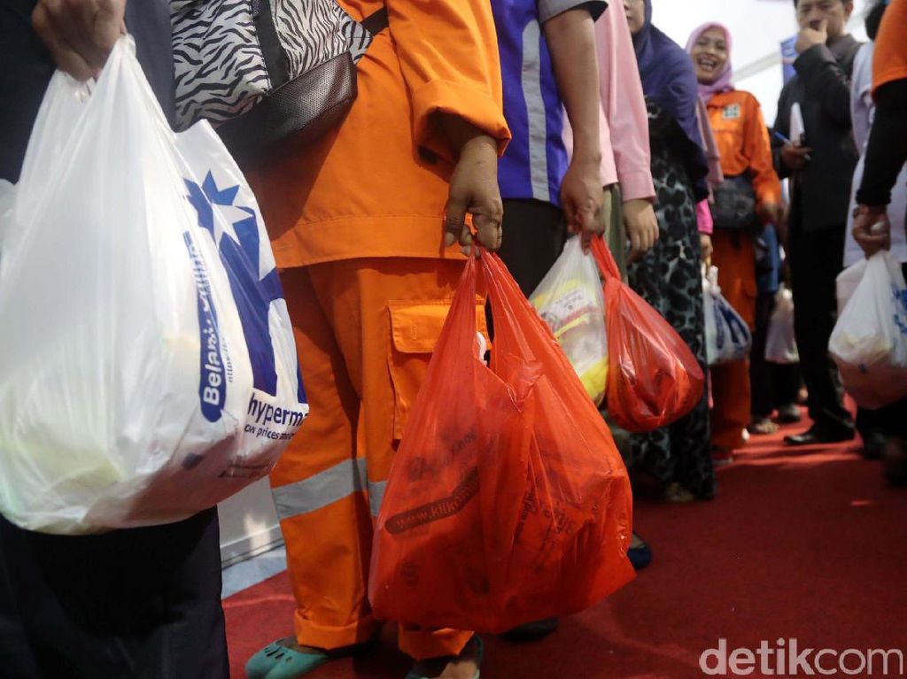 197 Ribu Paket Kebutuhan Pokok Disebar untuk Operasi Pasar Murah di Jabar