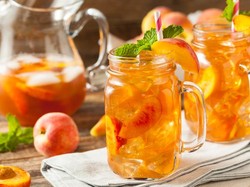 Slurpp! Segar Dingin Es Teh Mangga Peach Mudah Dibuat Sendiri