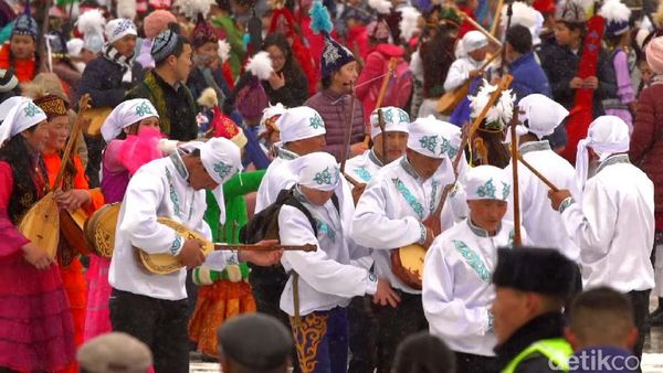 Meriahnya Festival Nauryz di Mongolia