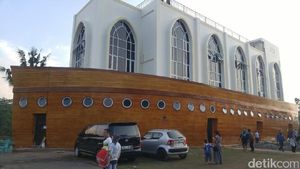Masjid Safinatun Najah, Masjid Unik Berbentuk Kapal di Semarang