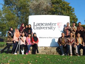 Balada Ramadan di UK: Puasa 18 Jam, Toleransi dan Status Waspada