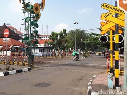 Ini Alasan Filosofis di Balik Pintu Perlintasan KA yang Unik di Yogya