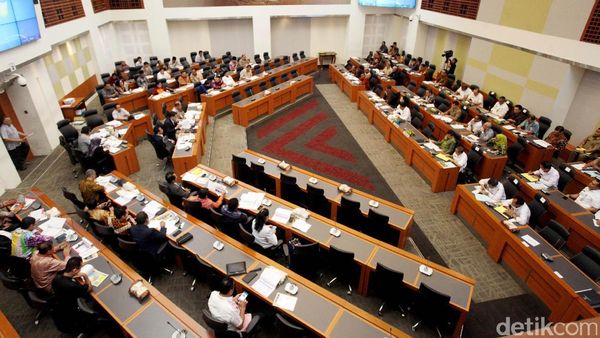 4 Menteri Jokowi Bersama Banggar Bahas Anggaran 2018