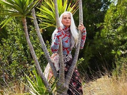 Rahasia Kulit Awet Muda Nenek yang Masih Cantik di Usia 61