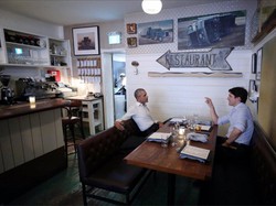Makan Malam Akrab Obama & Trudeau Bikin Heboh Medsos