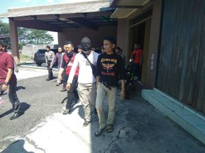 Kawal Mobil Jenazah, Anggota Ormas di Cianjur Keroyok Polisi