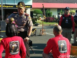 Dimandikan Air Sungai, Ini Timsus Elang Cisadane Polres Tangerang