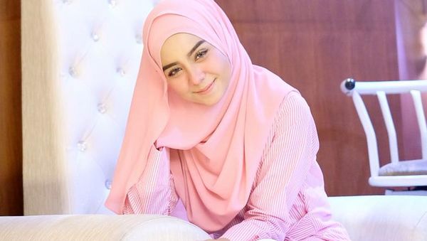 Senyuman Nesa Aqila Bikin Jatuh Hati