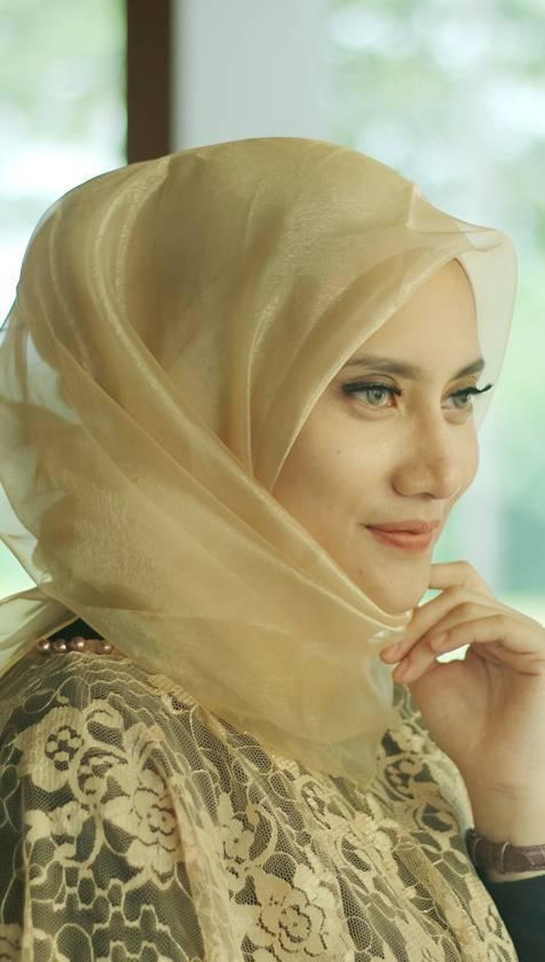 Foto 10 Penampilan Selebgram Dengan Organza Hijab Yang Lagi Tren
