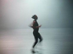 Emmanuelle Vo-Dinh Pentaskan Tari Kontemporer Sprint