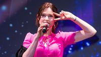 Jelang Usia 40 Tahun, Sophie Ellis-Bextor Masih Mirip Boneka