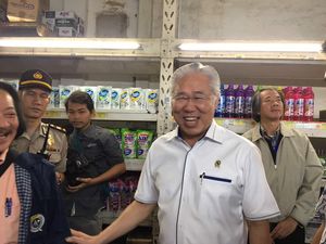 Blusukan ke Warung, Mendag Kecewa Gula Dijual di Atas Rp 12.500/Kg