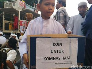 Massa Aksi Bela Ulama 96 Kumpulkan Koin untuk Komnas HAM