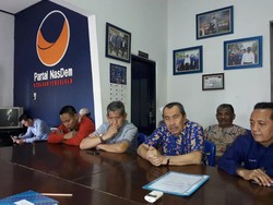 Bupati Siak Daftar Calon Gubernur Riau ke Partai NasDem