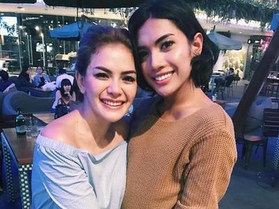 Millendaru: Cantik Dirangkul Diego Michiels, Berpose Maskulin Bareng Ashanty