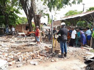 Giliran Ratusan Pedagang Kayu di Jalan Dupak akan Ditertibkan