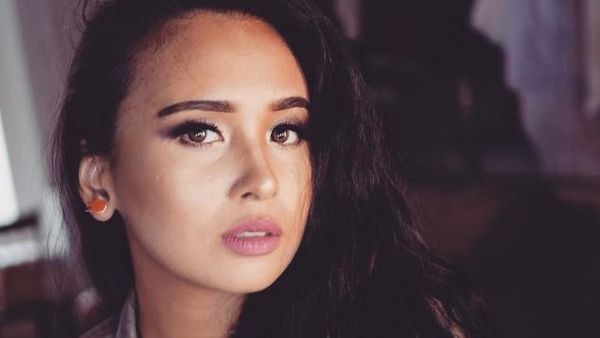 Tatapan Manis Ayushita