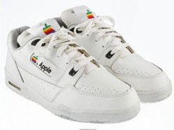 Sneakers Apple Dilelang Mulai Dari Rp 199 Juta