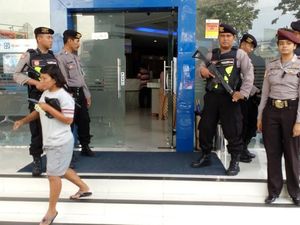 Jelang Lebaran, Penjagaan Bank dan Toko Emas Diperketat