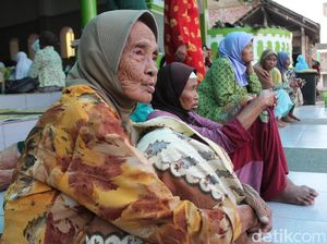 Orang Indonesia, Makin Tua Makin Tidak Bahagia Orang Indonesia, Makin Tua Makin Tidak Bahagia