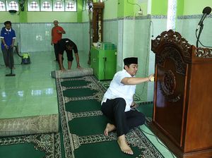 Selama Ramadan, Warga Semarang Bersih-bersih Masjid Tiap Jumat