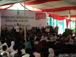 Jokowi: Dana Keluarga Harapan Jangan Buat Beli Rokok atau Pulsa