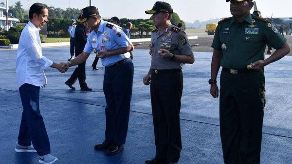 Ultah ke-57, Ini Deretan Sneakers Jokowi yang Sempat Viral