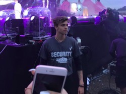 Security Tampan di Konser Justin Bieber Ini Bikin Netizen Tergila-gila