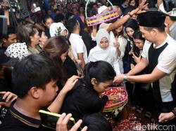 Ziarah ke Makam Jupe, Tangis Sri Wulansih Pecah