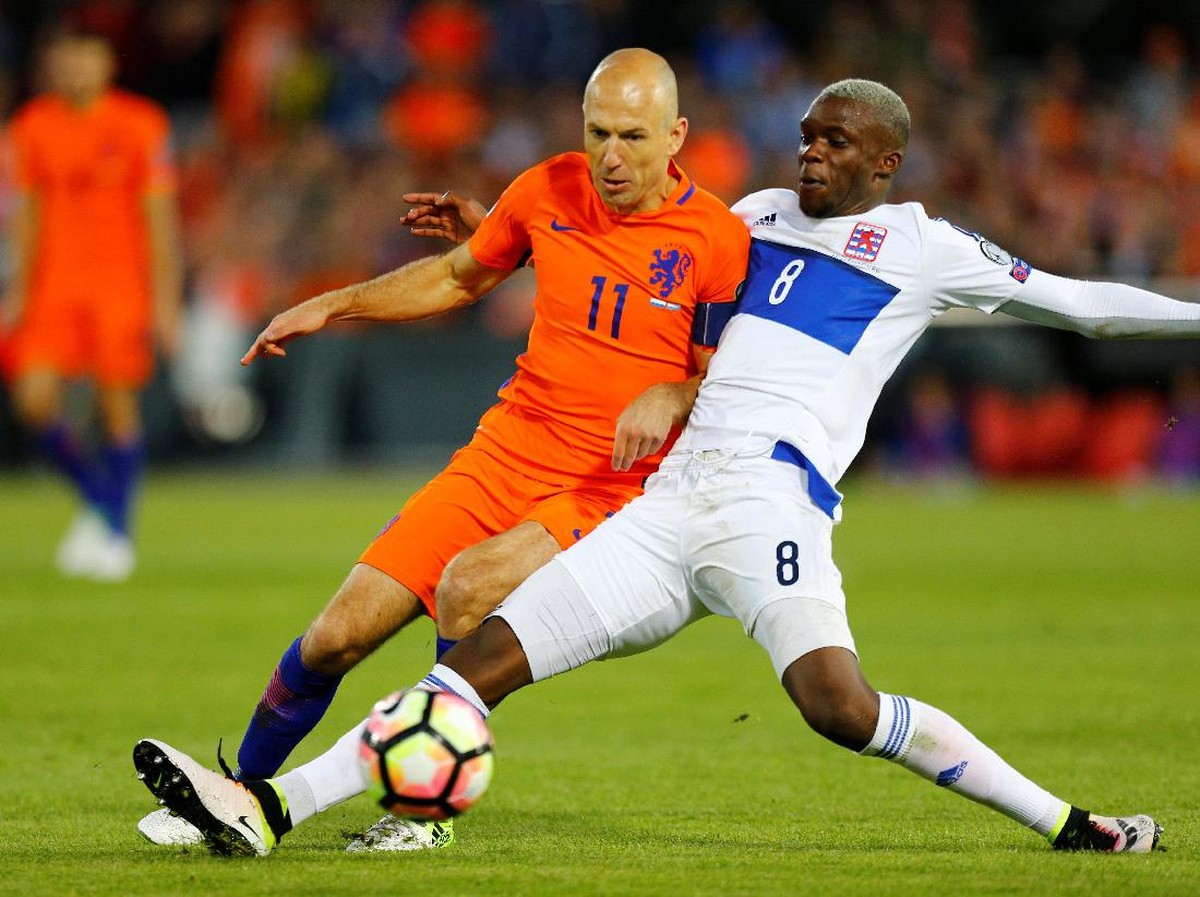 Foto: Belanda menang telak 5-0 atas Luksemburg di kualifikasi Piala Dunia 2018. Arjen Robben menyumbangkan satu gol. (REUTERS/Michael Kooren)