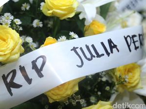 Dua Pesepakbola Ini Pernah Ditolong Jupe Dua Pesepakbola Ini Pernah Ditolong Jupe