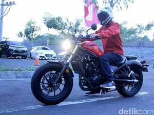 Honda Rilis Moge Cruiser CMX500 Rebel di Yogya