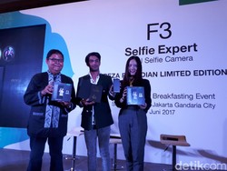 600 Unit Ponsel F3 Edisi Reza Rahadian Siap Dipesan