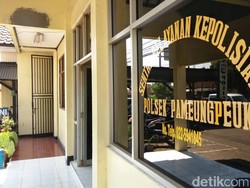 Pelempar Bom Molotov ke Polsek Pameungpeuk Bandung Diduga 2 Orang
