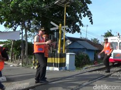 Jelang Arus Mudik, Polisi Periksa Perlintasan KA di Probolinggo