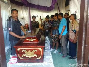 Penghormatan Terakhir untuk Aiptu Fransisco