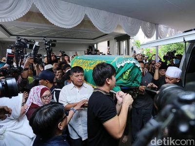 Warga Berbondong-bondong Melayat ke Rumah Jupe