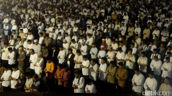 Ribuan PNS di Purbalingga Gelar Tahajud hingga Sahur Masal