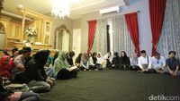 Suasana Tahlilan di Rumah Duka Jupe
