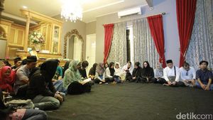 Suasana Tahlilan di Rumah Duka Jupe