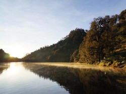 Surga Jatuh Di Ranu Kumbolo
