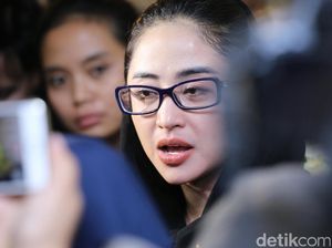 TransJ: Silakan Saja Dewi Persik Lapor Polisi TransJ: Silakan Saja Dewi Persik Lapor Polisi