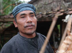 Angklung Baduy ini Dibakari Kemenyan, Supaya Apa?
