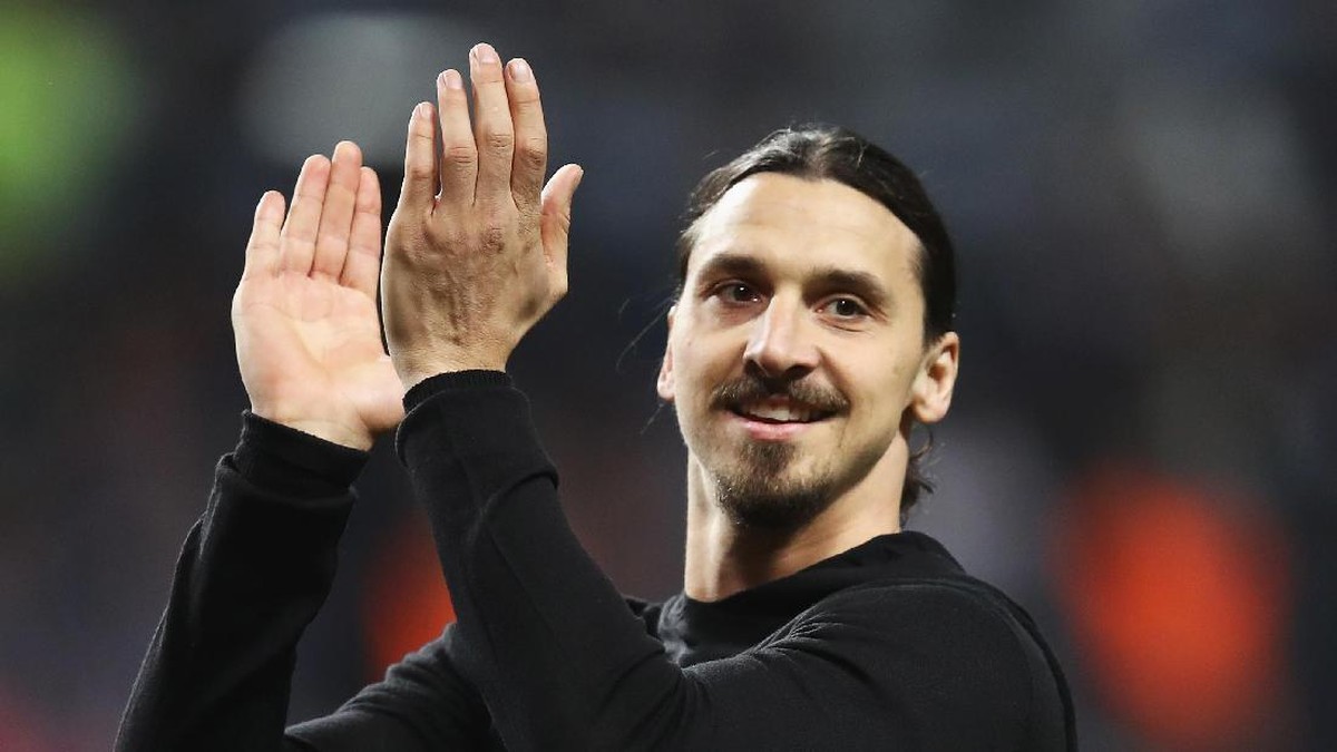 Zlatan Ibrahimovic diincar AC Milan. Foto: Julian Finney/Getty Images