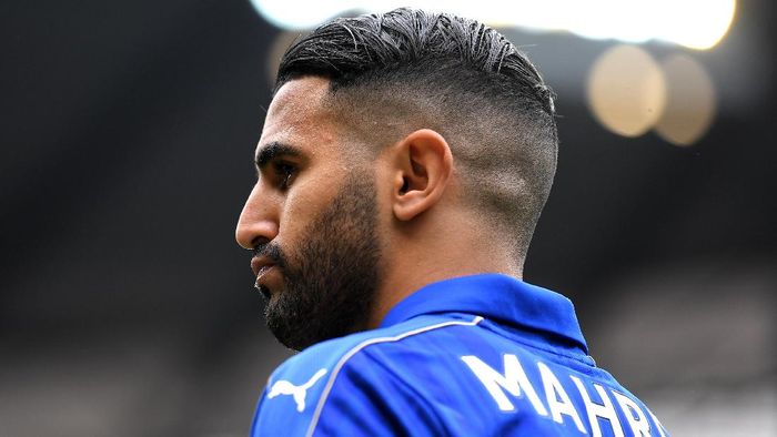 Riyad Mahrez sedikit menyesal tak bisa meninggalkan Leicester City lebih awal (Foto: Laurence Griffiths/Getty Images) Riyad Mahrez sedikit menyesal tak bisa meninggalkan Leicester City lebih awal (Foto: Laurence Griffiths/Getty Images)