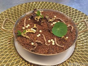 Ketika Puding Croissant Hangat Berpadu dengan Lelehan Dark Chocolate Ketika Puding Croissant Hangat Berpadu dengan Lelehan Dark Chocolate